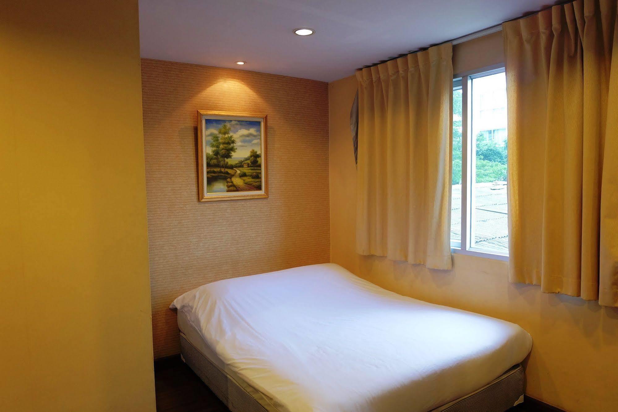 בנגקוק Take A Rest Hotel מראה חיצוני תמונה