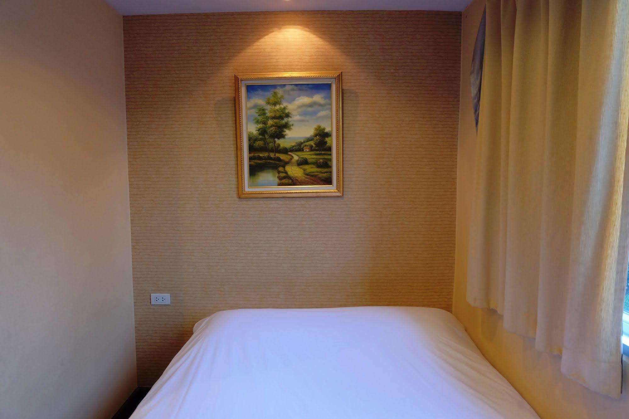 בנגקוק Take A Rest Hotel מראה חיצוני תמונה