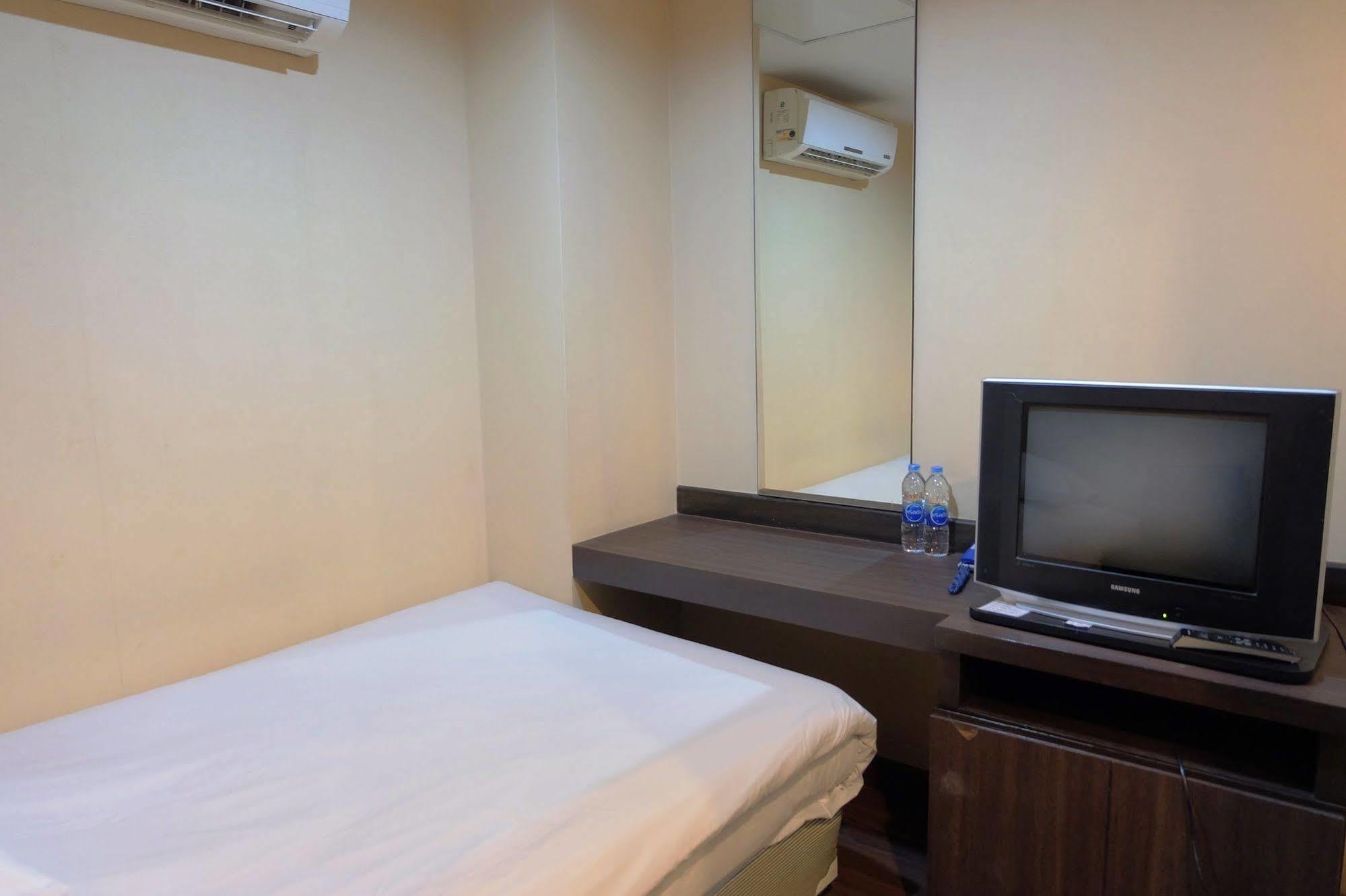 בנגקוק Take A Rest Hotel מראה חיצוני תמונה