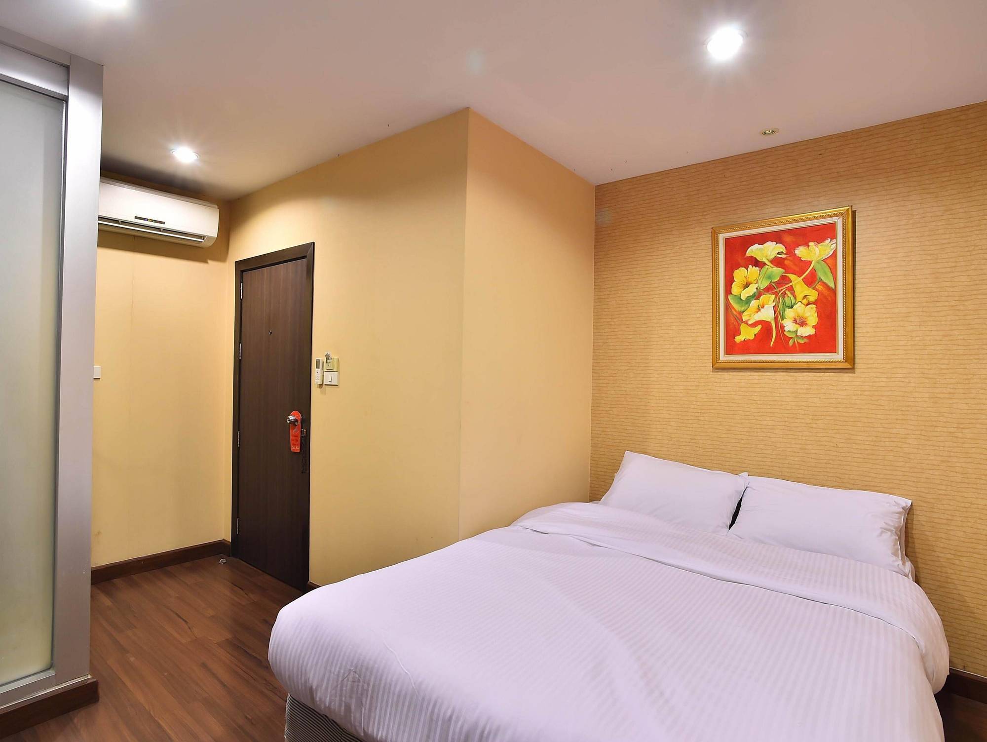 בנגקוק Take A Rest Hotel מראה חיצוני תמונה