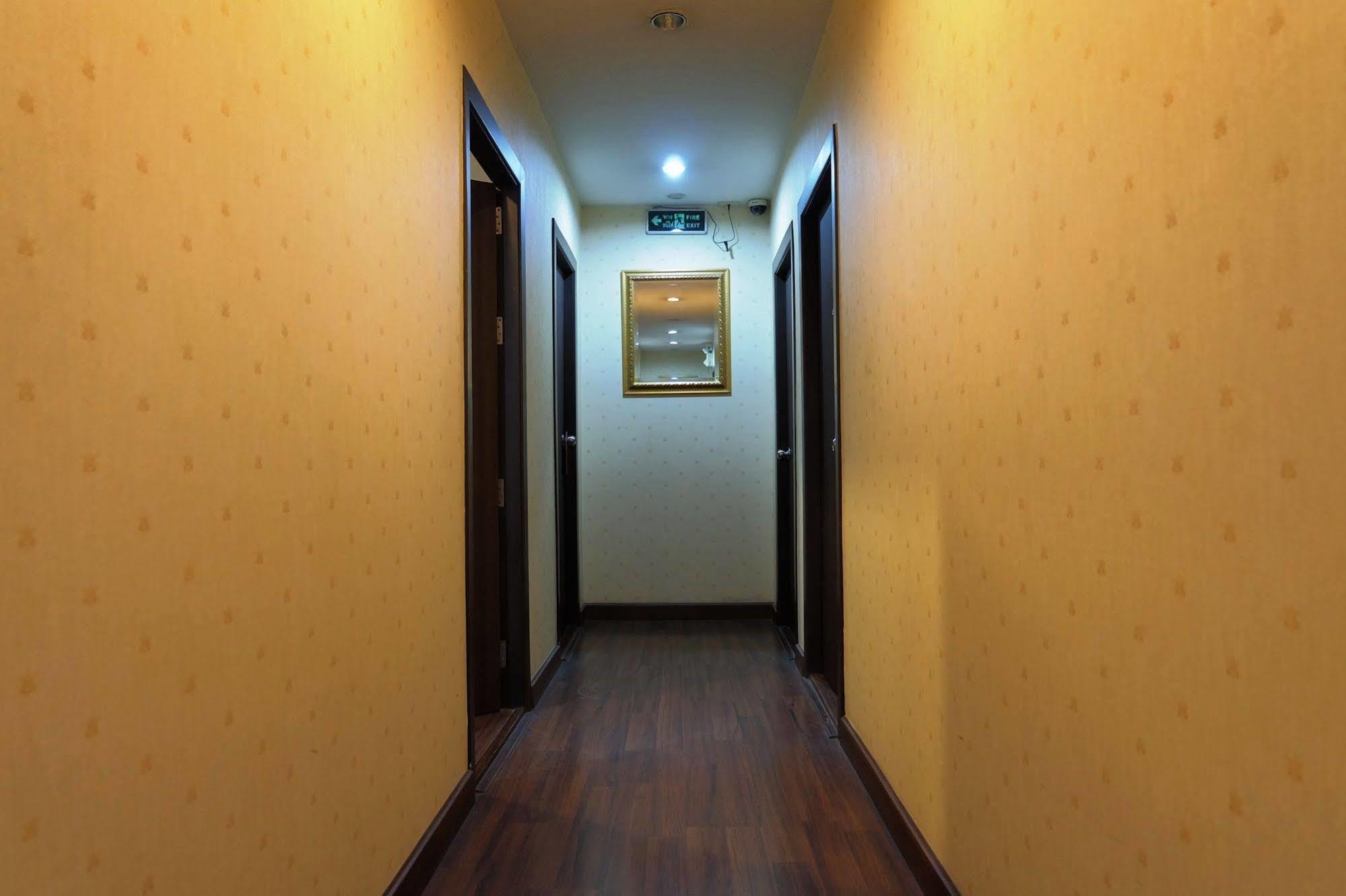 בנגקוק Take A Rest Hotel מראה חיצוני תמונה